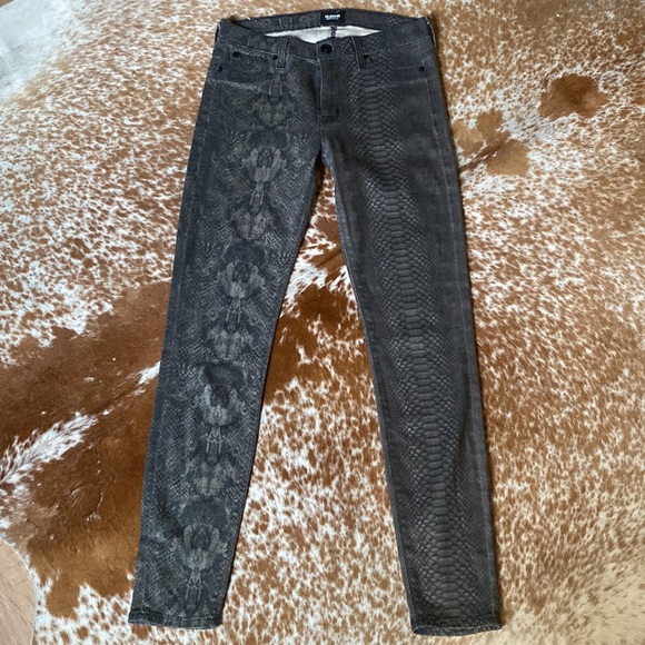 Hudson Jeans Nico Super Skinny Mid-Rise Snakeskin Print Jeans - Picture 15 of 16